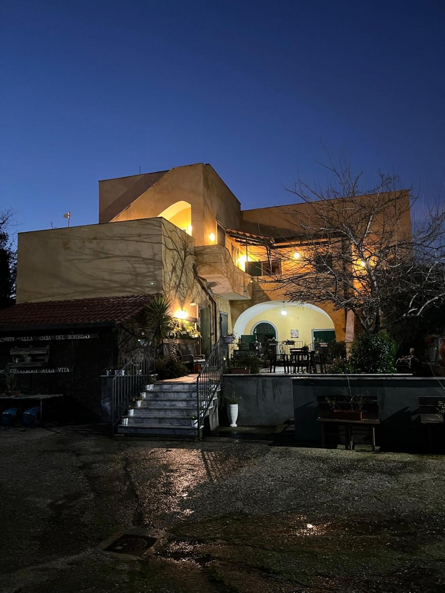 מלון נאפולי Casa Del Sorriso מראה חיצוני תמונה